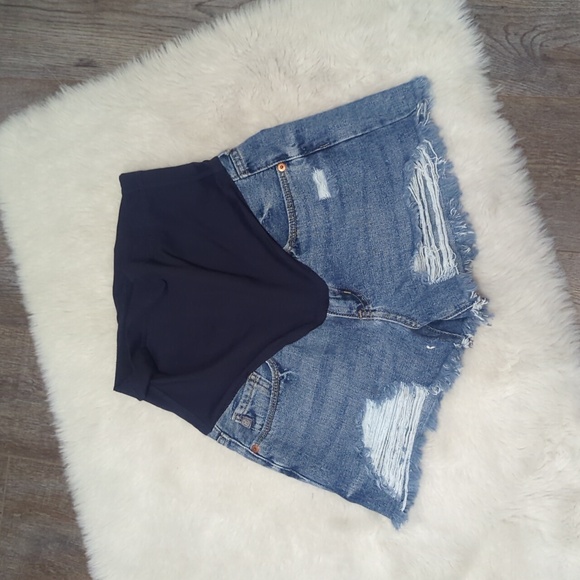 PINKBLUSH Distressed Maternity Denim Shorts ~ NWOT - Picture 6 of 13